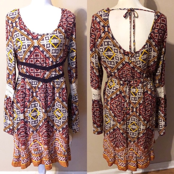 ⭐️ Chelsea And Violet BoHo Bell Sleeve - Picture 2 of 9